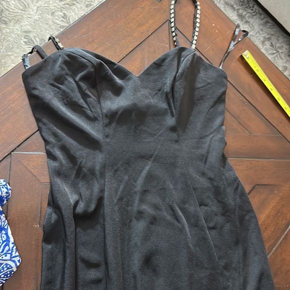 Mac Duggal Ieena Crystal-Embellished A-Line Gown - size 4 - Picture 7 of 11